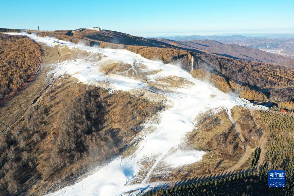 冬季五輪に向けた造雪作業始まる　河北省崇礼