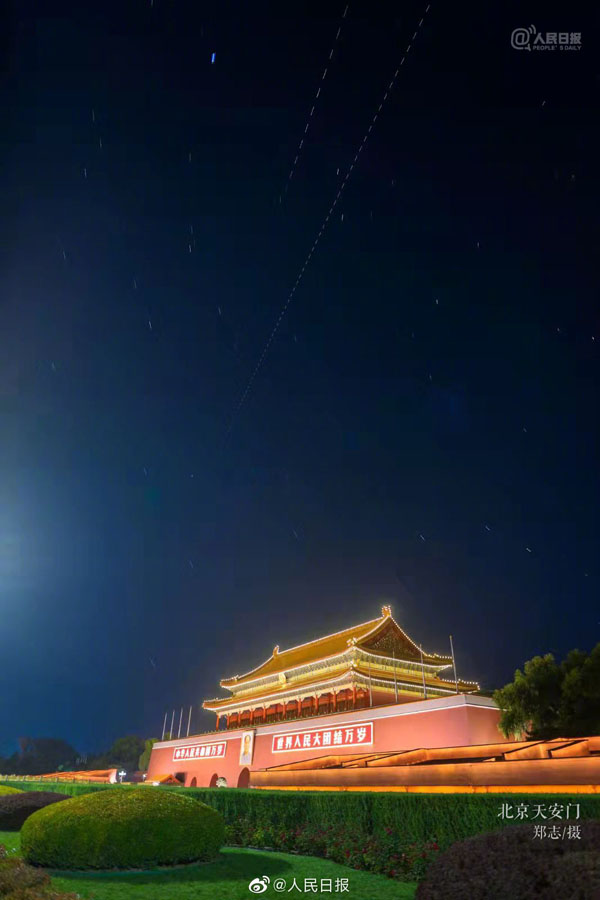 上空を通過する中国の宇宙ステーションと各地のランドマークが「ツーショット」