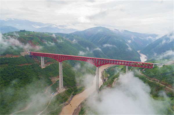 中国ラオス鉄道が全線開通　1千キロ以上を支える「復興号」技術