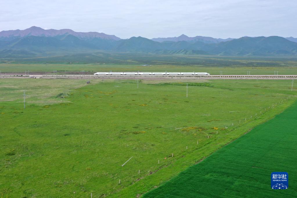 世界最高の標高となる高速鉄道駅が開業　甘粛省