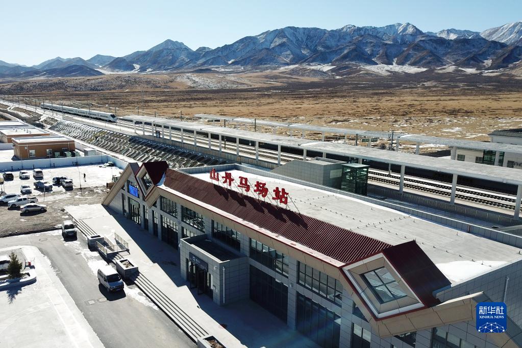 世界最高の標高となる高速鉄道駅が開業　甘粛省