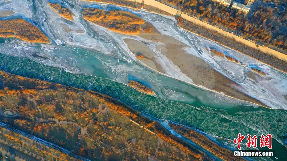 開都河に流氷現る！水と氷が織りなす絶景　新疆