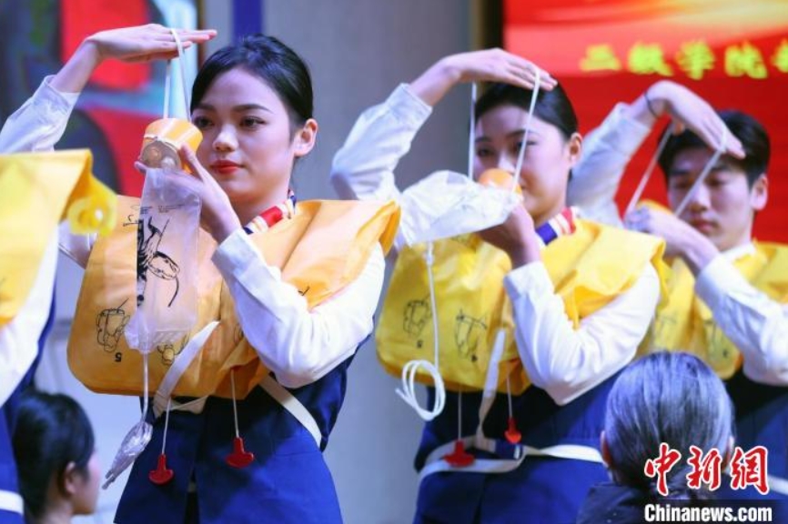 大学生による職業能力向上を目指した文化祭　江蘇省