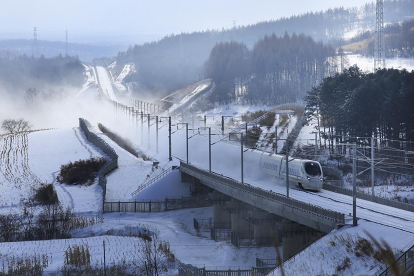 長白山行き「雪国の高速鉄道」が開通　