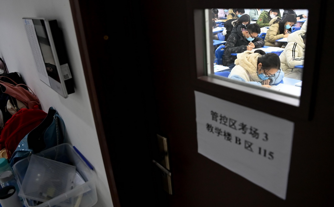 封鎖エリアの受験生、隔離受験エリアで大学院入学試験　陝西省西安