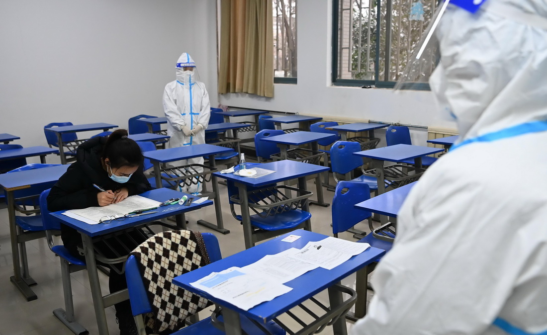 封鎖エリアの受験生、隔離受験エリアで大学院入学試験　陝西省西安