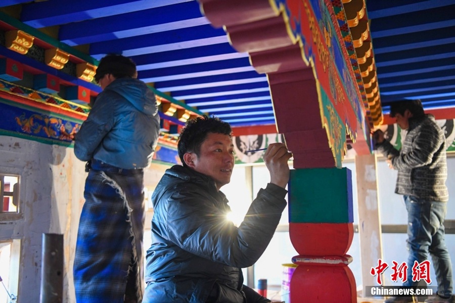民族色豊かな手工芸が雇用をけん引　チベット自治区