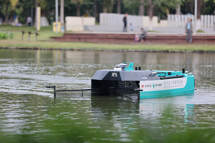 海南省初の自動運転清掃ボートを導入　作業効率は人の20倍