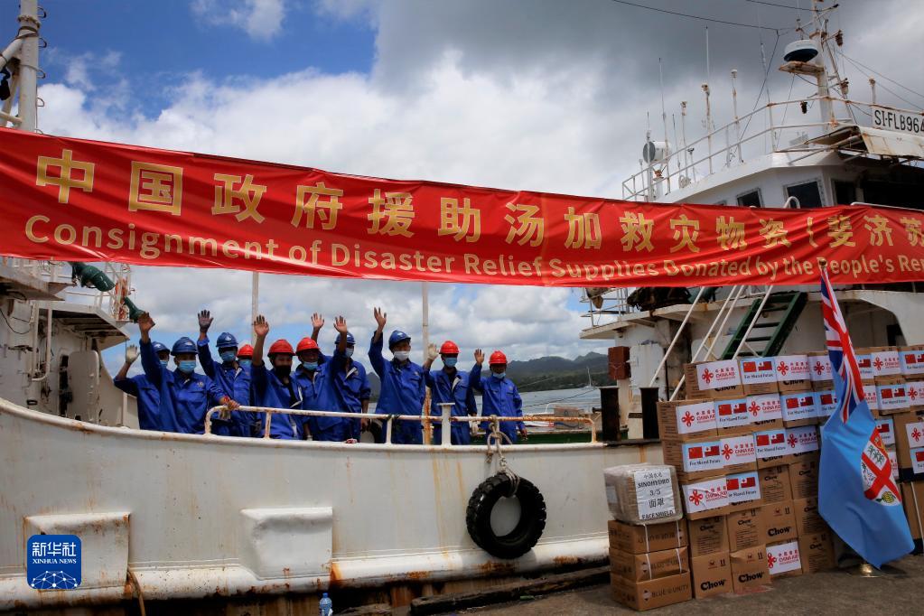 中国政府によるトンガ向け支援物資、フィジーの首都スバを出発