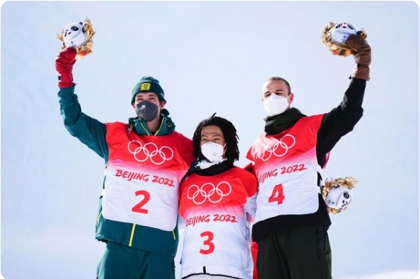 北京冬季五輪スノボ男子ハーフパイプ　日本の平野歩夢選手が金