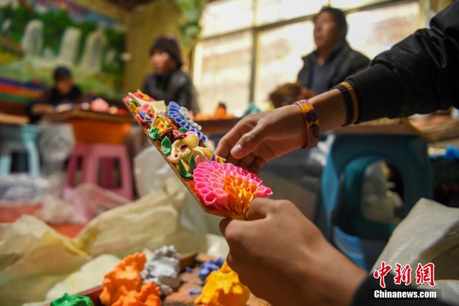 「チベット暦新年」控え年越しムード満載に　チベット自治区ラサ