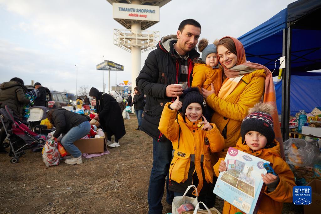 戦火から逃れたウクライナ人、故郷に戻れるのはいつの日か