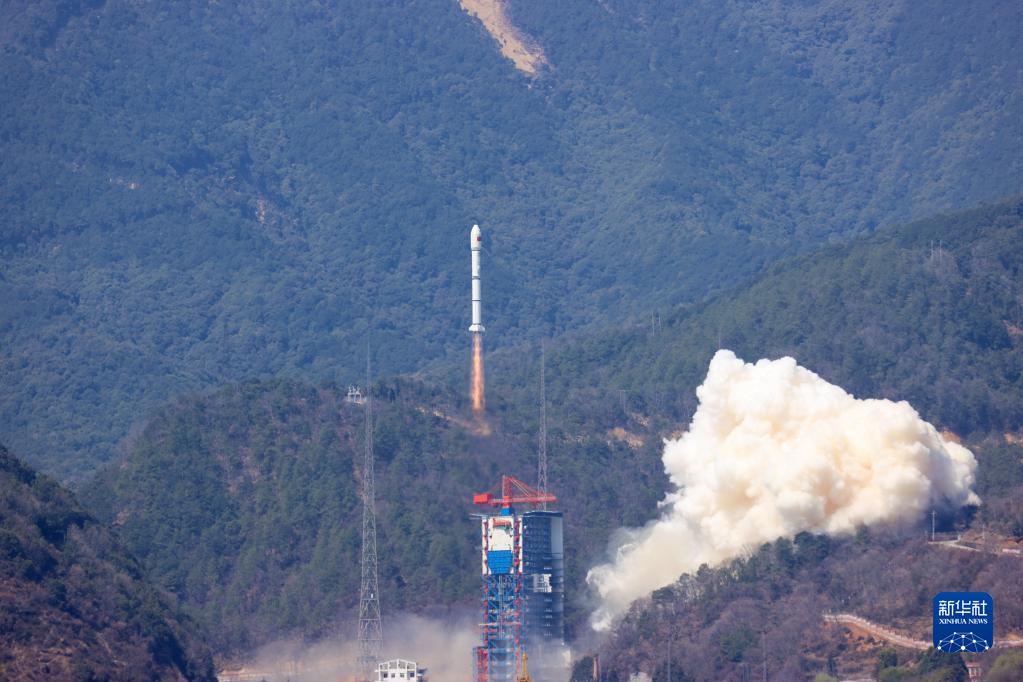 中国、通信衛星「銀河航天02」6基の打ち上げに成功