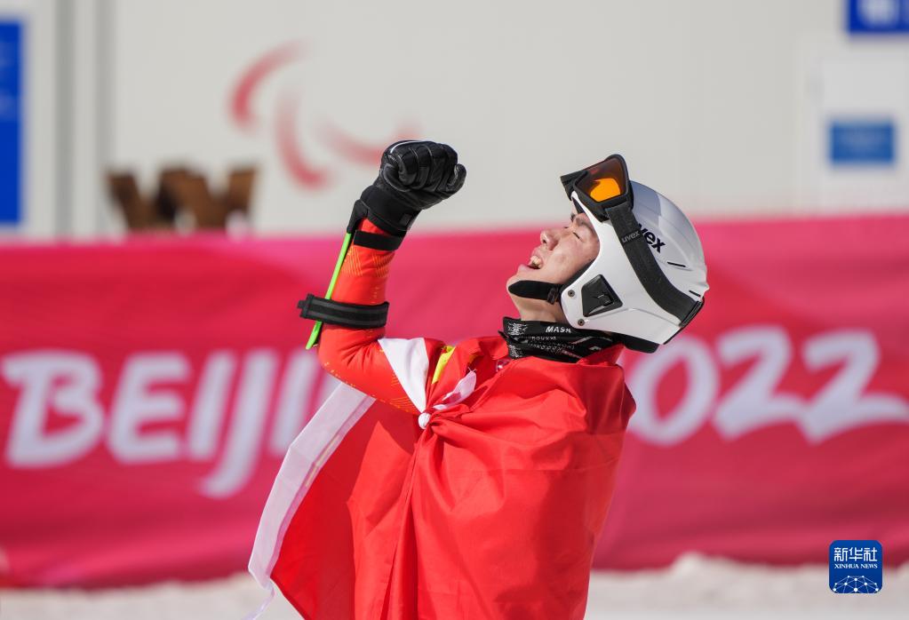 アルペンスキー男子スーパー大回転（立位）で中国の梁景怡選手が金　北京冬季パラ