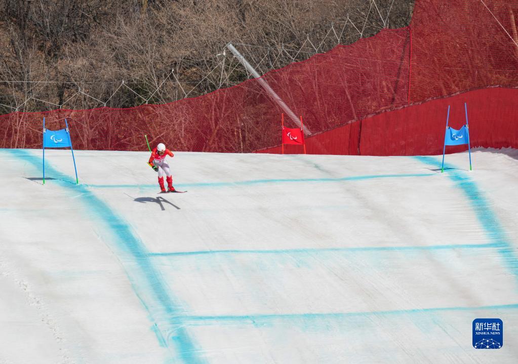 アルペンスキー男子スーパー大回転（立位）で中国の梁景怡選手が金　北京冬季パラ