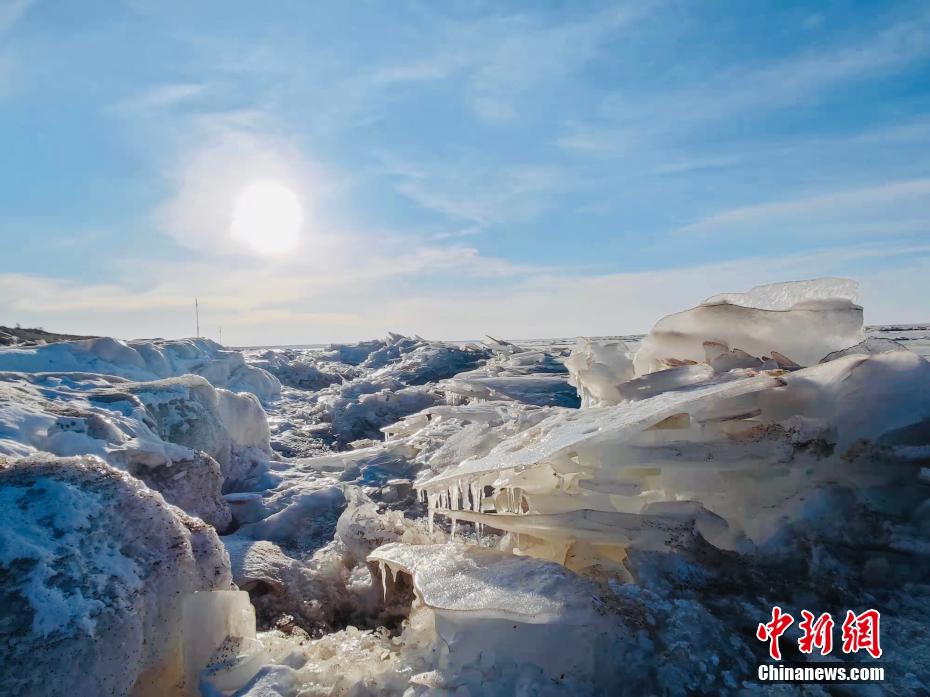 中国最大の内陸塩湖が例年より早く「解氷」　青海省
