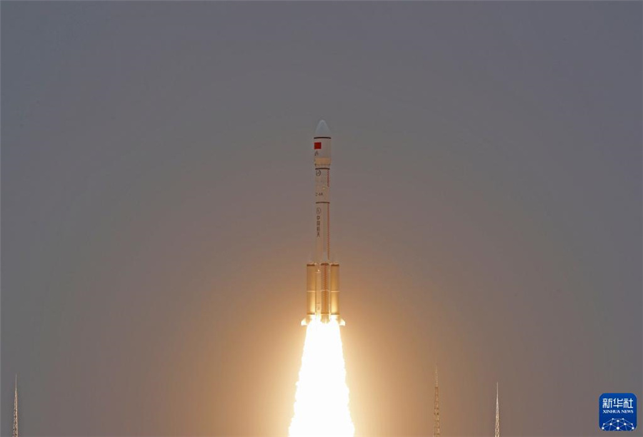 中国初の固体バンドルキャリアロケット、「長征6号改」が打ち上げ成功