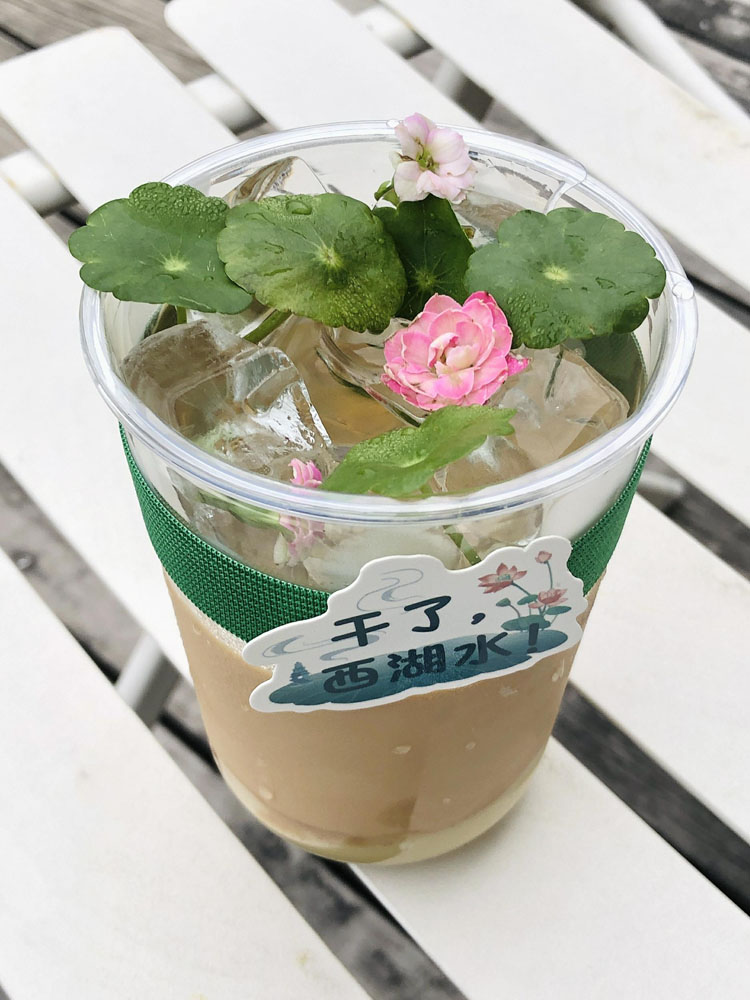 「西湖の水」を飲む！？ユニークなコーヒーが人気に　浙江省杭州