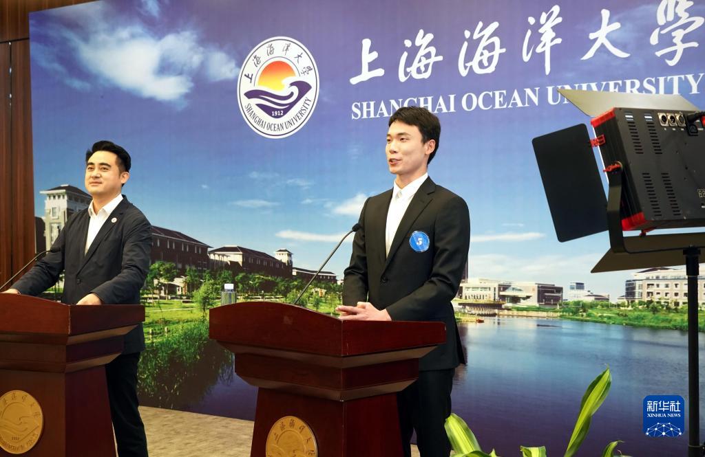 3月30日、上海海洋大学2022年度の卒業を控えた学生による第1回オンライン就職活動PRイベントで、自己紹介をする学生。