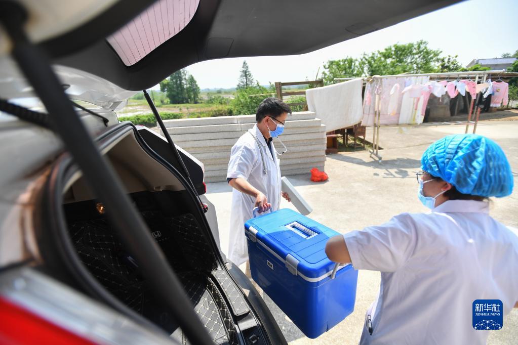 高齢者向けの新型コロナワクチン訪問接種や車による送迎開始　湖南省長沙