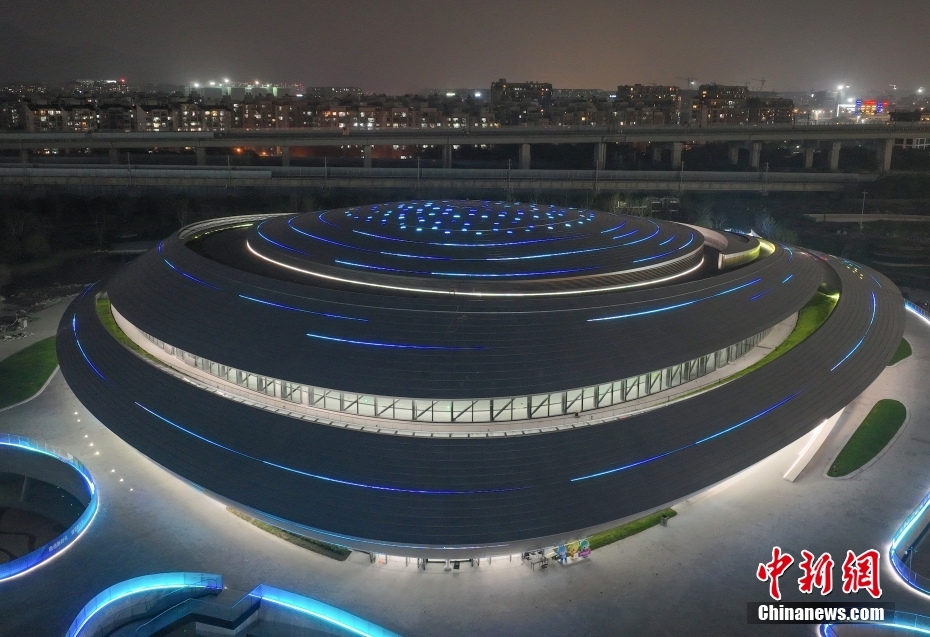 杭州アジア競技大会eスポーツ競技館の美しい夜景　浙江省