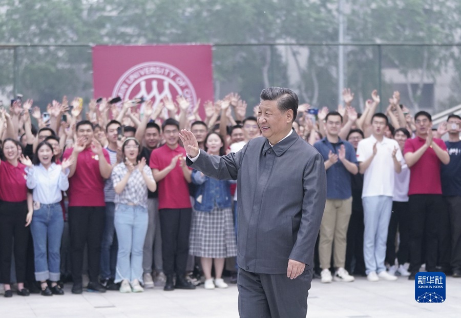 習近平総書記が中国人民大学視察「中国の特色ある世界一流大学を作り上げる新たな道を歩む」