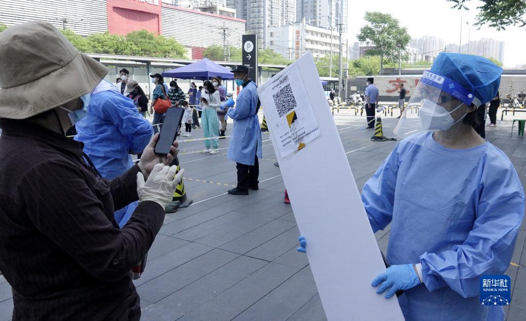 最前線で新型コロナウイルスと闘う青年ボランティアたち　北京