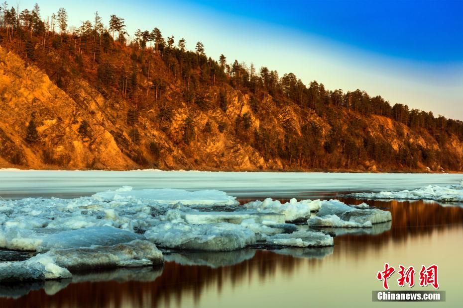立夏に「雪を踏み、氷を観賞」できる中ロ国境の小都市　黒竜江省