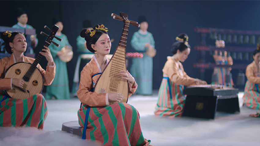 時を越え古代中国の楽器を演奏する華夏古楽団