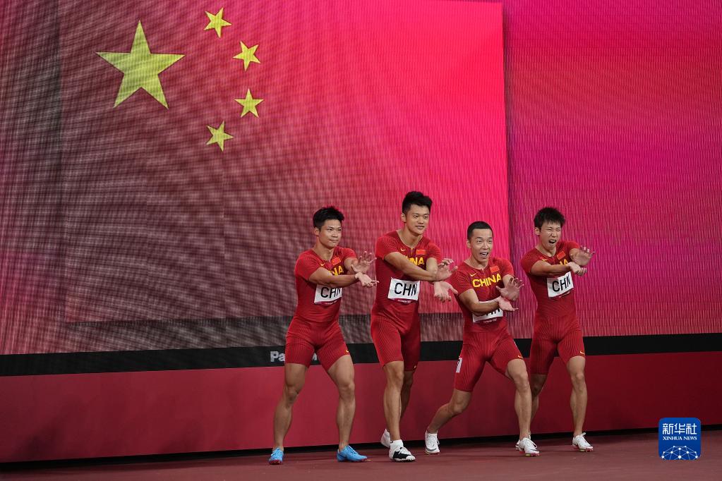 2021年8月6日に東京五輪陸上競技男子4×100メートルリレー決勝に出場した中国代表の蘇炳添選手、謝震業選手、呉智強選手、湯星強選手（撮影・李一博）。