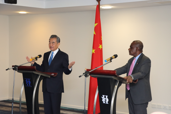 王毅部長が中国・ソロモン諸島の安全保障協力3原則について説明