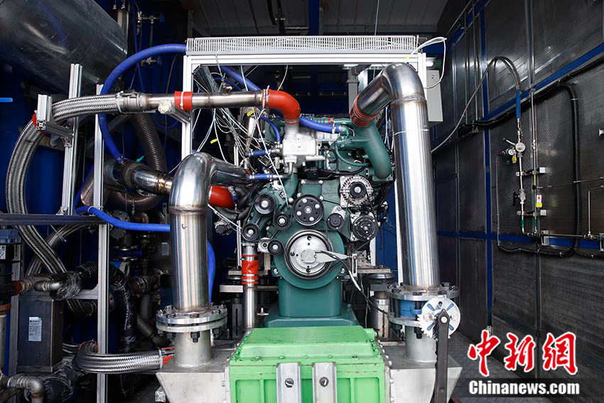 中国初の大型商用車水素直噴エンジン。画像提供は一汽解放汽車有限公司