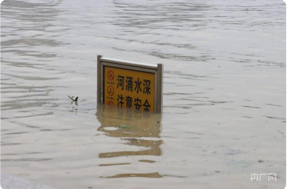 珠江に洪水と高潮がダブルで襲来　広東省