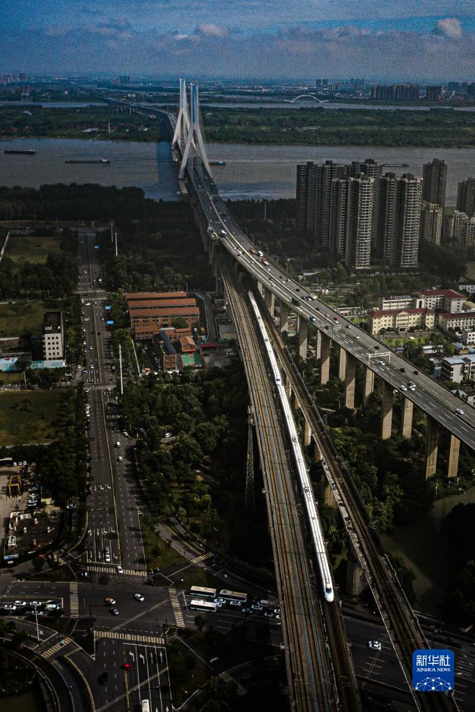 京広高速鉄道の新区間（北京-武漢）で時速350キロが常態化