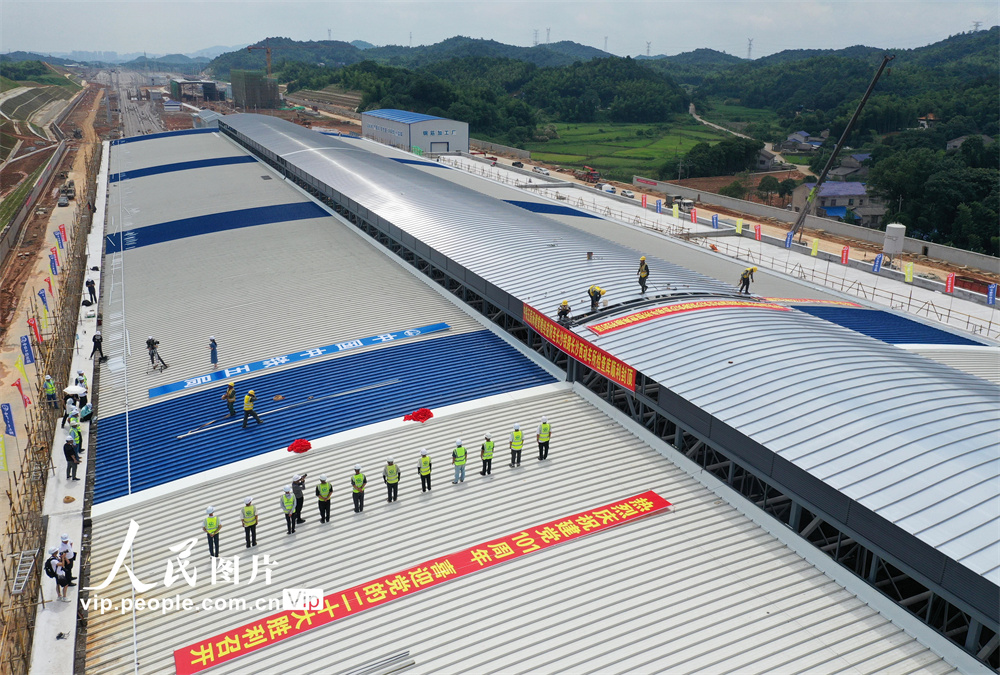 中国国内初「十字型」高速鉄道駅の「列車4S店」の主体工事完了　湖南省長沙