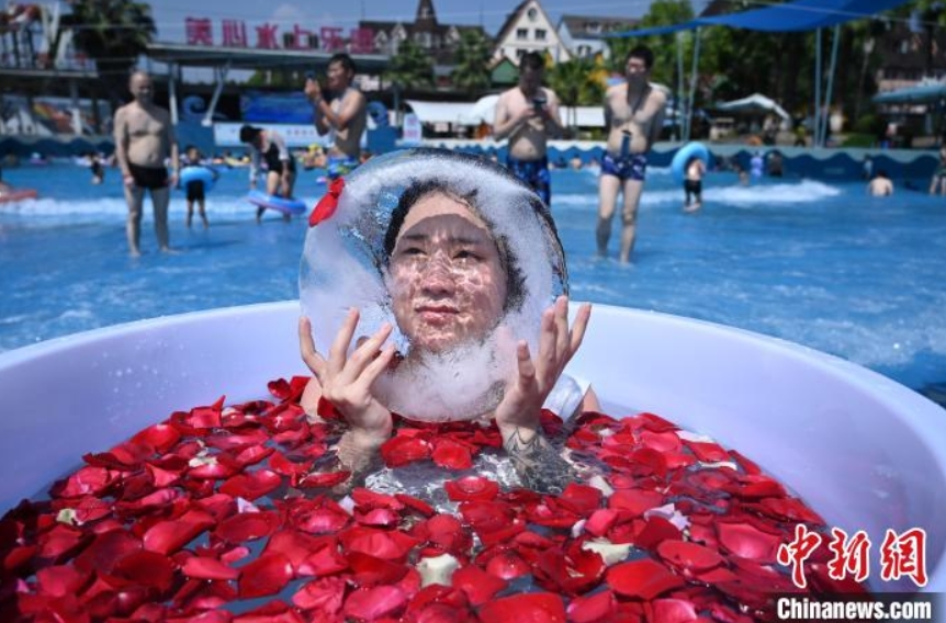 「小暑」の到来前に暑気払いに「氷とキス」イベント開催　重慶市