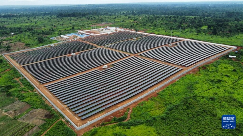 中国の支援で建設された太陽光発電所が中央アフリカ共和国の電力不足を緩和