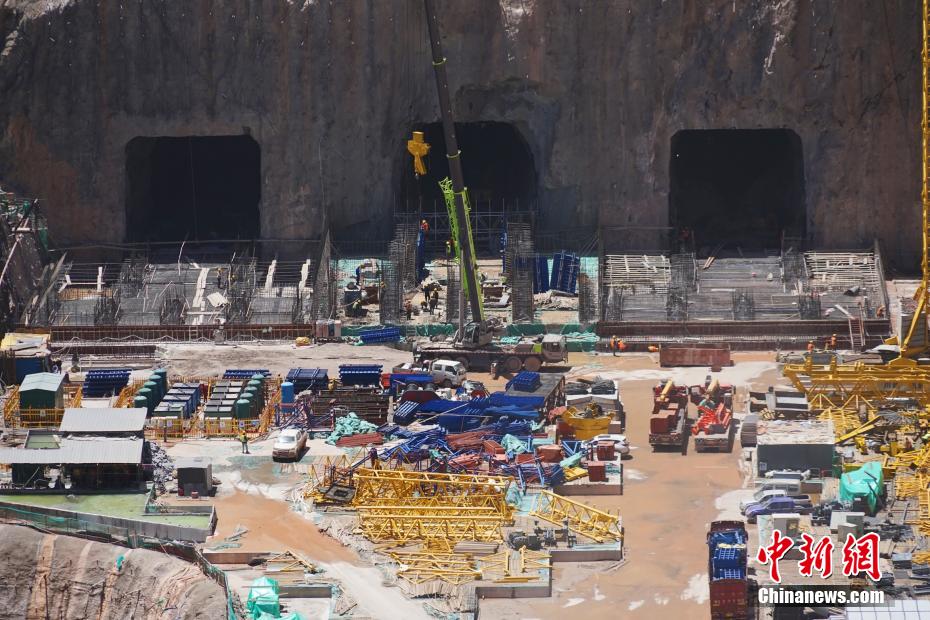 黄河上流で建設進む最高の標高で最大規模の設備備えた水力発電所　青海省