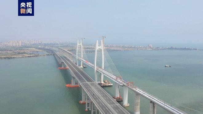 中国の高速鉄道、減速なしで海上の橋通過を実現