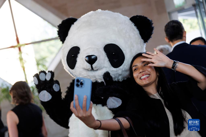 在米中国大使館が「パンダ・ナイト」レセプションを開催