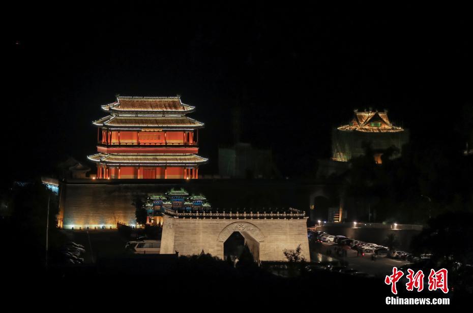 居庸関長城で初の夜間公開始まる　北京