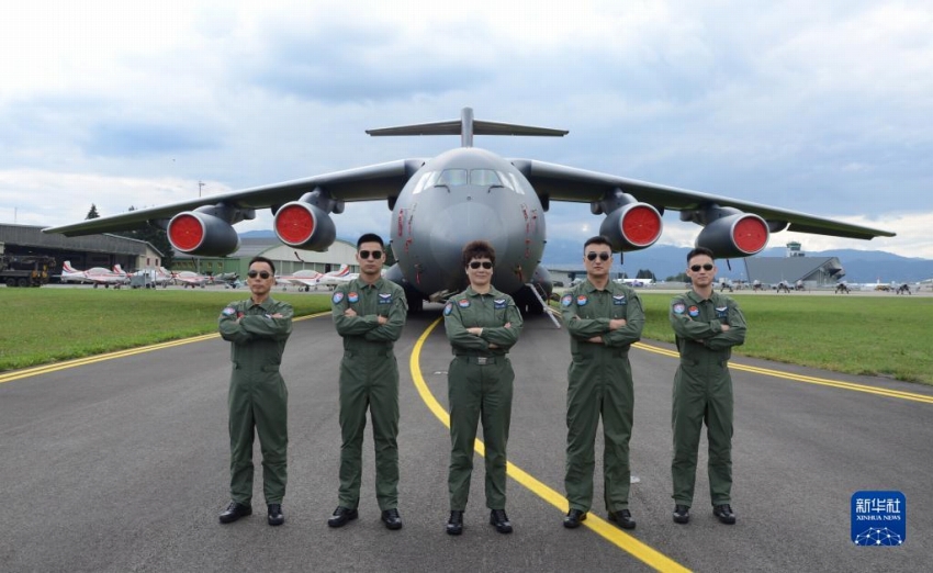 中国空軍の輸送機「Y-20」がオーストリアの航空ショーに出展