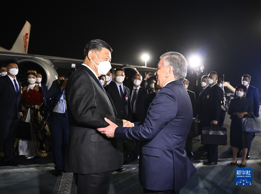 習近平国家主席がウズベキスタン国賓訪問を開始