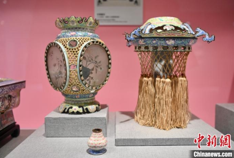 香港中文大学文物館で清代の広東琺瑯など170点以上を展示