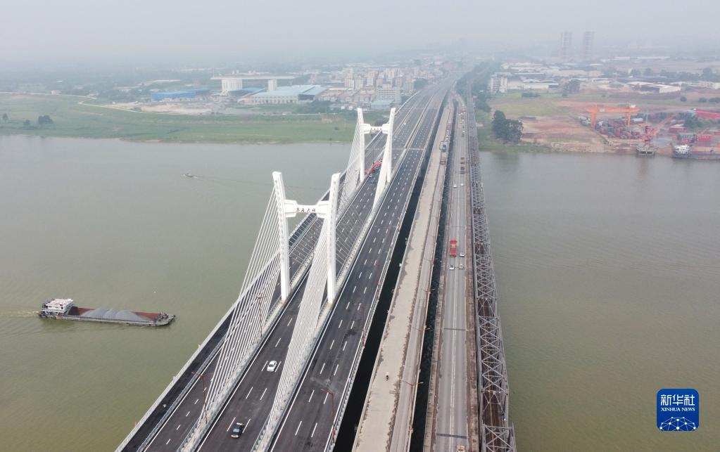 9月21日、北江に架かる馬房特大橋（ドローンによる撮影・田建川）。