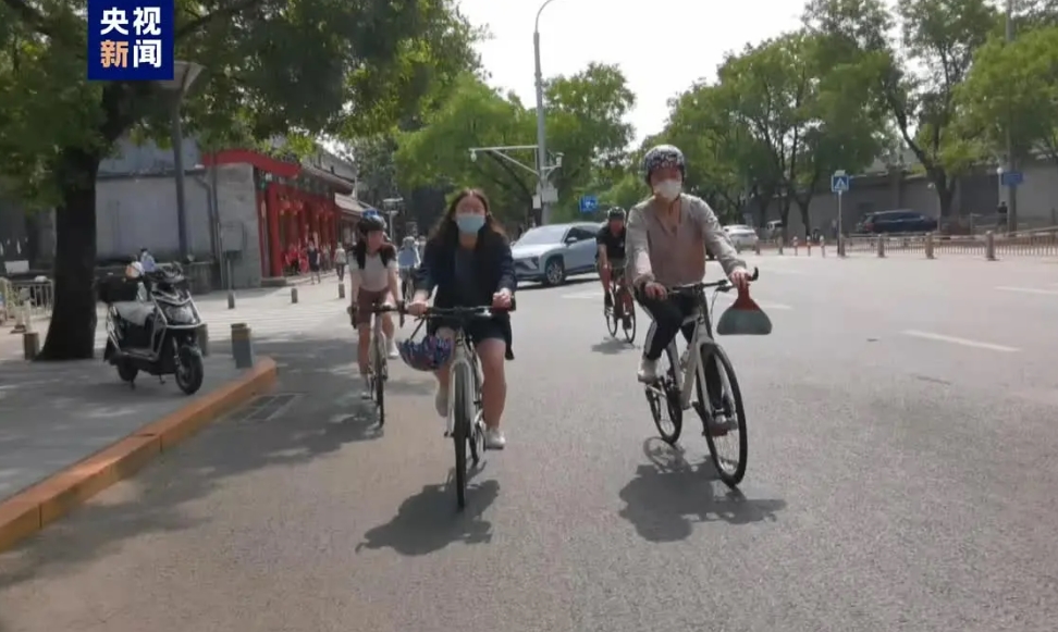 幅12メートル以上の五環路内の全道路に自転車専用レーンを設置　北京