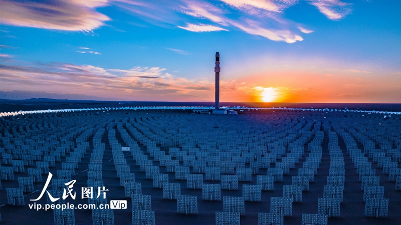新エネルギーを住民に届ける光電産業園　甘粛省敦煌