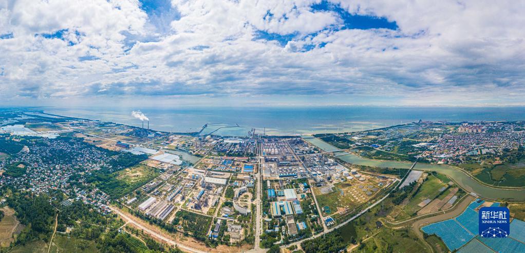 1千億元級産業園区の建設を目指す東方臨港産業園　海南省