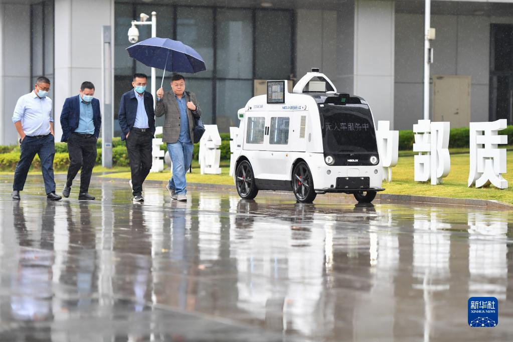 「動く自動販売機」が湖南省の産業パークに導入