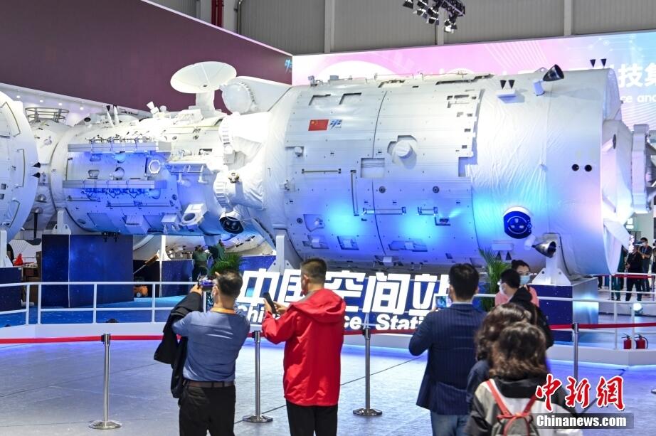 第14回中国航空ショーのプレス向けイベント　ハイレベル展示品が一堂に